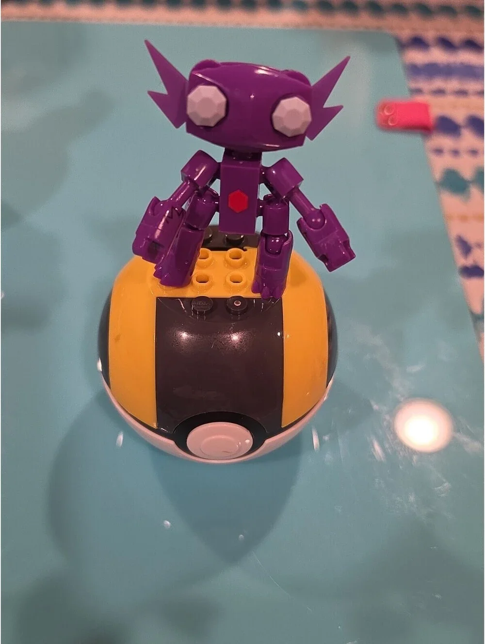 Pokémon Mega Construx Sableye Toy with Everygreen Pokeball Series 22